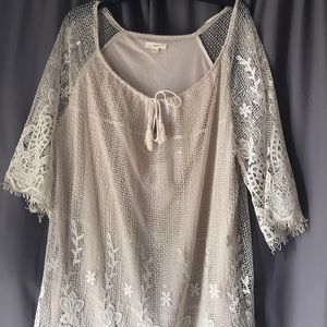 Pretty lace dress- size large
